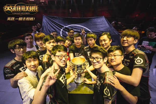 组织型中场 组织型中场